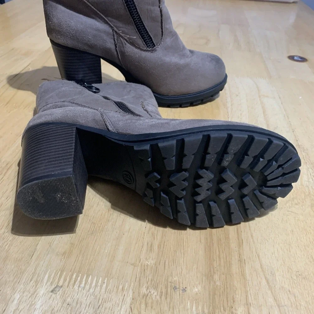 Mossimo Supply Co‎ Boots Womens 10 Emily Zip Ankle Bootie Brown Fabric Heels